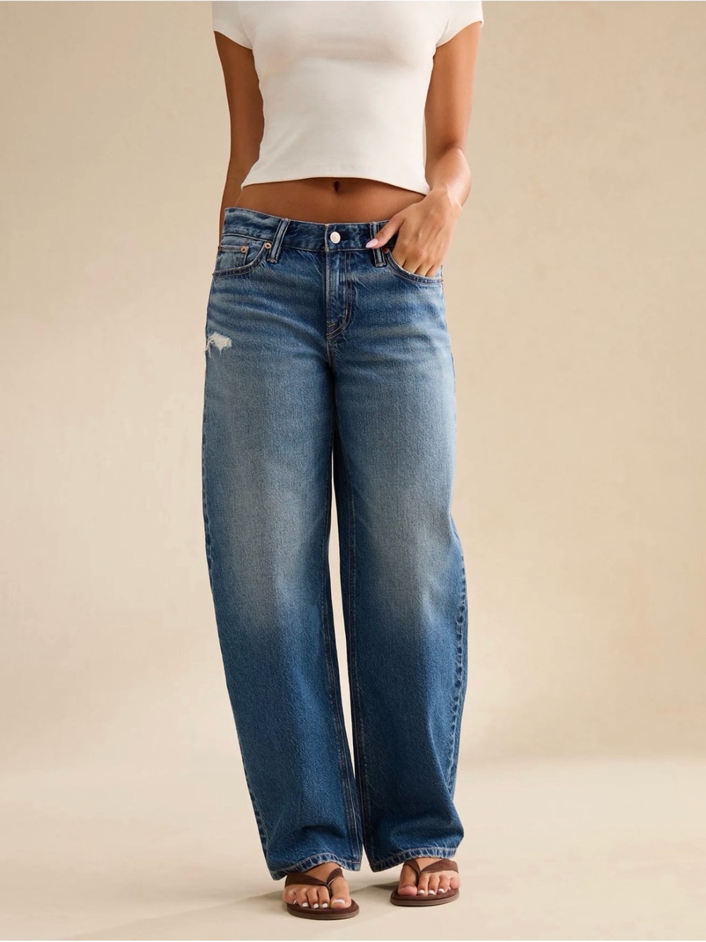 AE Low-Rise Baggy Barrel Jean